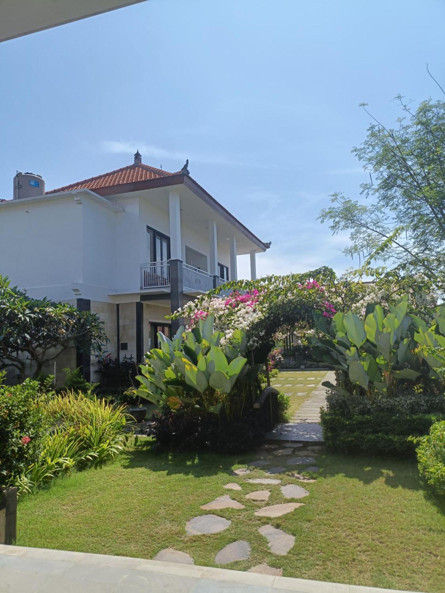 Limun Guesthouse Amlapura Exterior foto