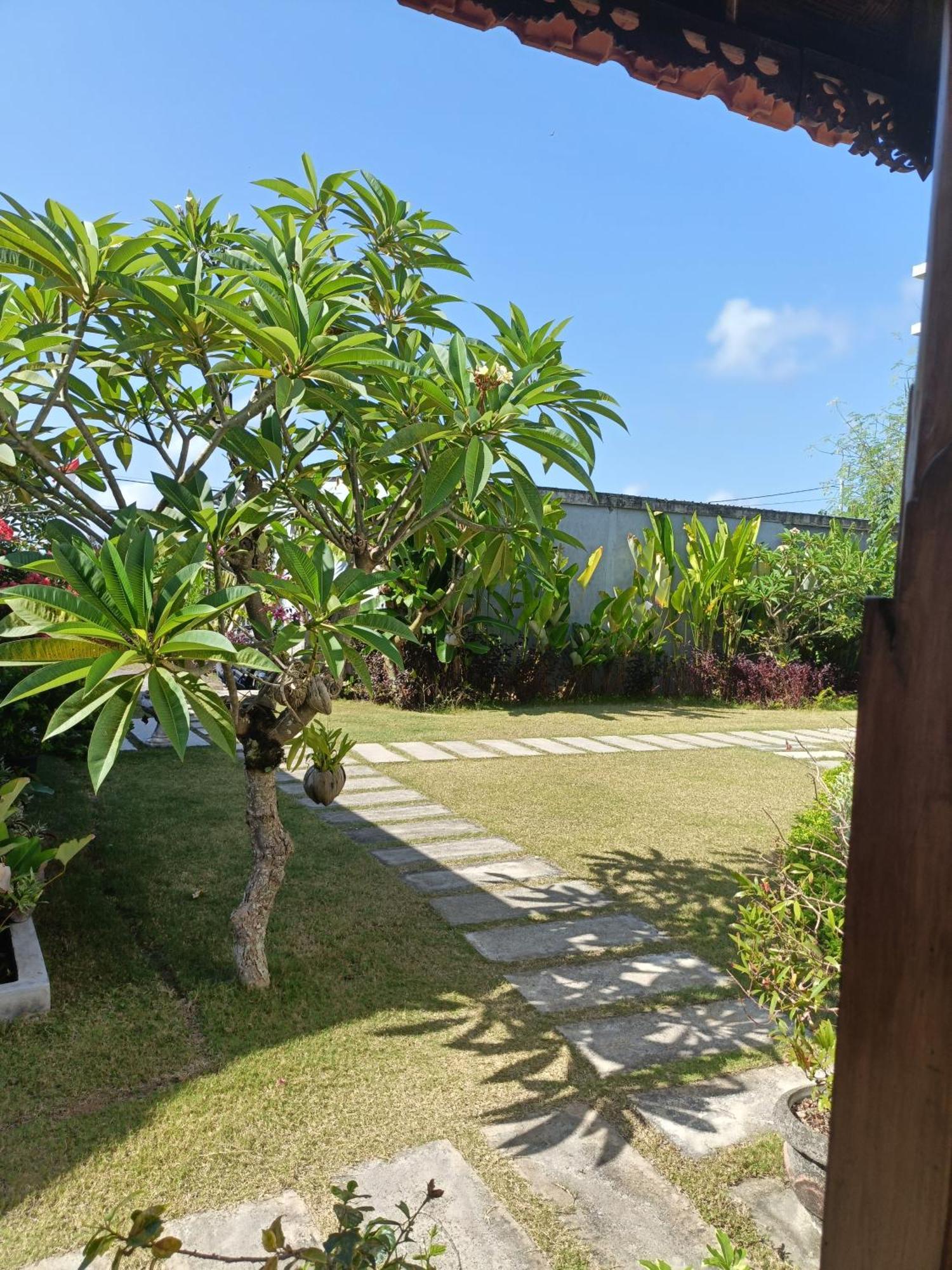 Limun Guesthouse Amlapura Exterior foto
